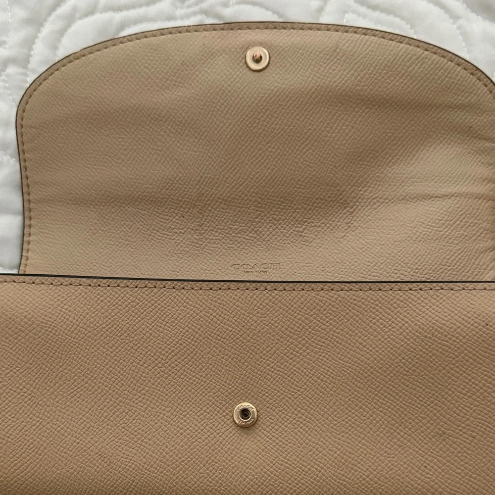 Coach Beige Leather Women's Wallet - Picture 5 of 8